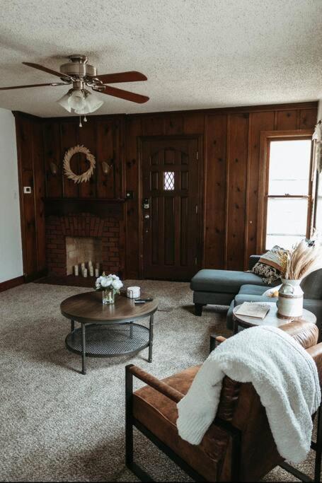Bluebird Cottage, Walking Distance To Fairgrounds Hutchinson Exteriér fotografie