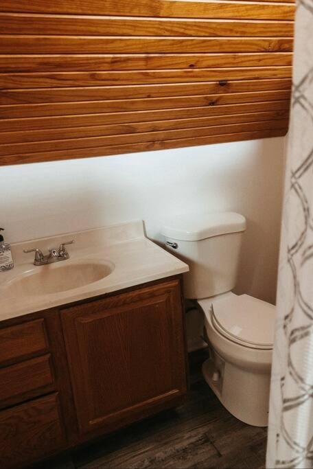 Bluebird Cottage, Walking Distance To Fairgrounds Hutchinson Exteriér fotografie